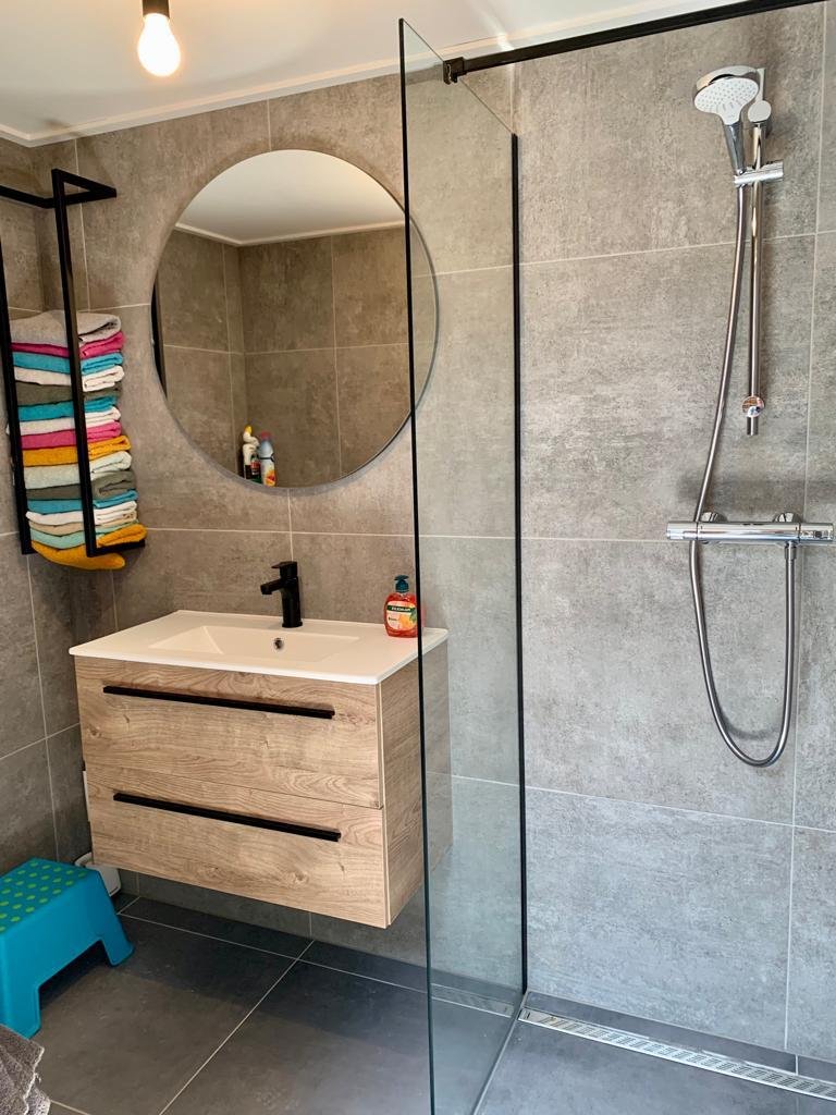 Badkamer renovatie specialist Twente: vakmanschap voor jouw droombadkamer in Hengelo, Enschede en Almelo.